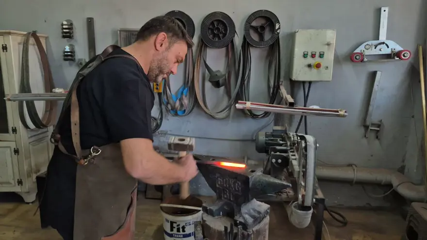 Çırak bulamadı, kızına öğretiyor:  UNESCO'lu usta sanatını yaşatmaya çalışıyor 4