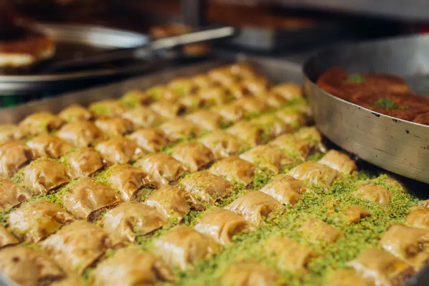 Gaziantepli baklavacılardan Türk çıktığını açıklayan şarkıcı Halsey'e davet 8