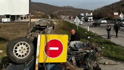 Samsun’da feci kaza | Otomobil parçalara ayrıldı: 2 ölü, 3 yaralı