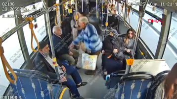 Arnavutköy'de İETT otobüsünde bıçaklı kavga: 1 ölü, 2 yaralı