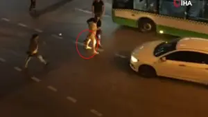 Otobüs şoförüne silah çekti (Yol verme kavgası) Otobüs şoförüne silah çekti (Yol verme kavgası)