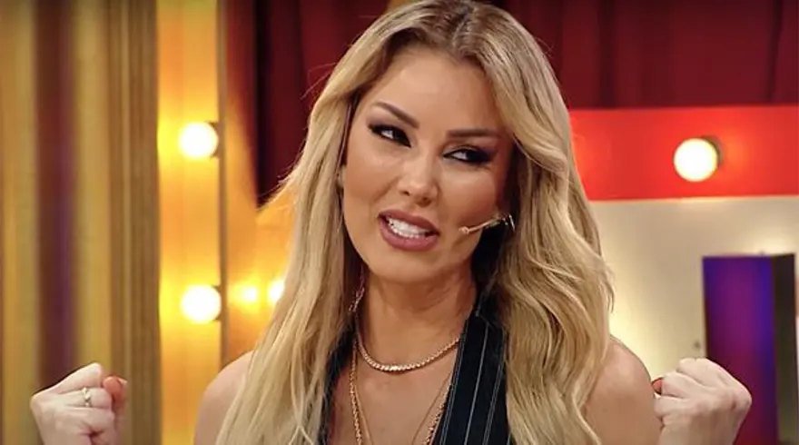 Petek Dinçöz Alelade Show ile ekranlara döndü: Ben son assolistim 