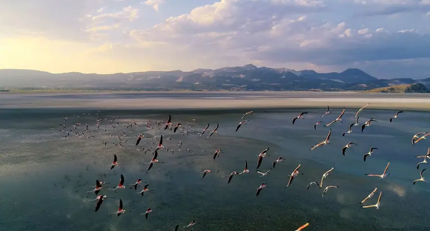 Burdur Valisi paylaştı! Türkiye'nin gizli cenneti 'Yarışlı Gölü' 2