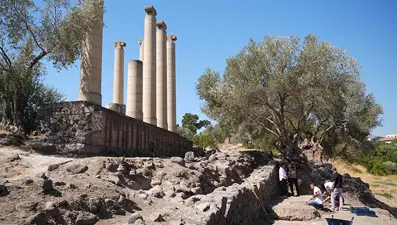Smyrna Höyüğü'nde kazı çalışmaları sürüyor