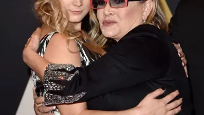 Billie Lourd'dan ölen annesi Carrie Fisher'a duygusal mesaj