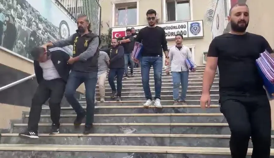 İstanbul'da 100 milyon liralık lüks oto vurgunu: 16 şüpheli tutuklandı 7