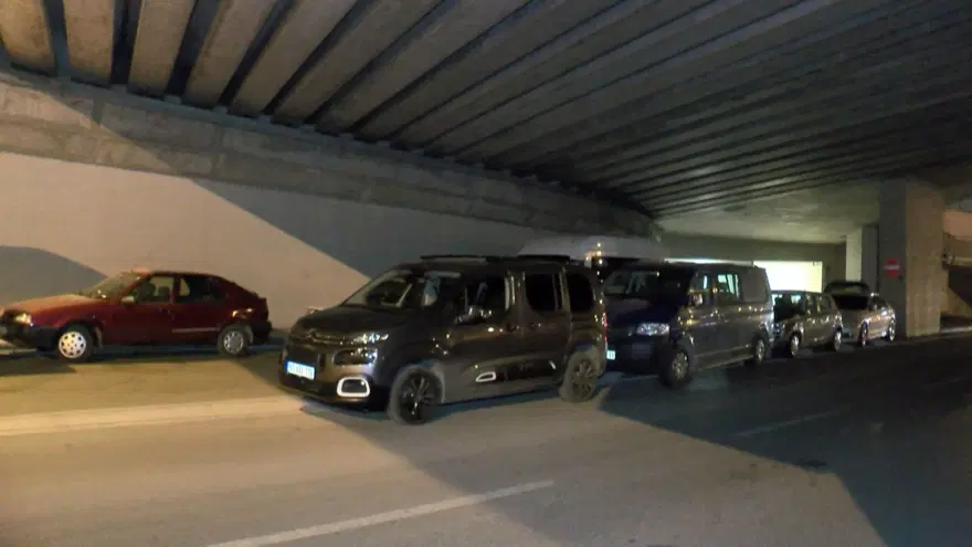 Otoparklarda doluluk yüzde yüze çıktı, köprü ve viyadük altları doldu 7