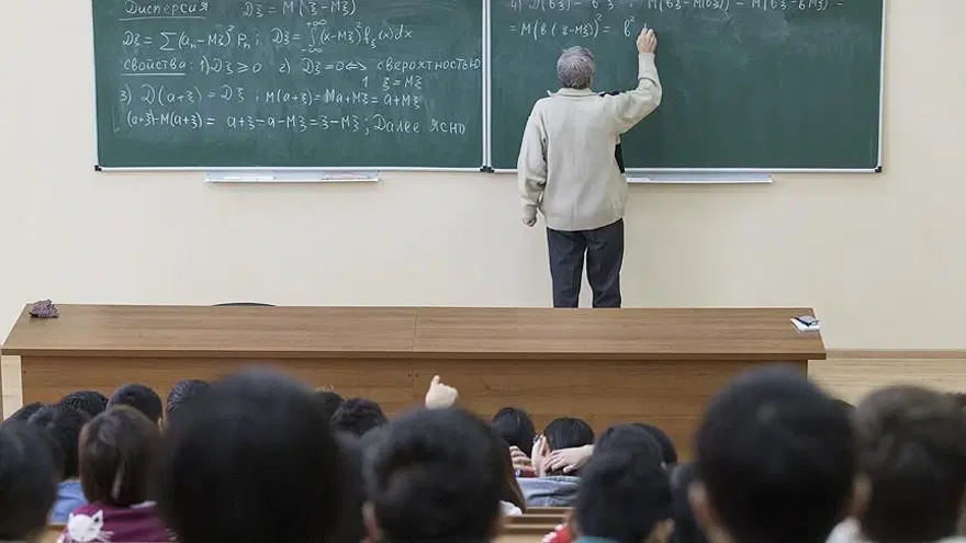 AKADEMİK TAKVİM NEDEN ERTELENDİ? 2 AKADEMİK TAKVİM NEDEN ERTELENDİ? 2