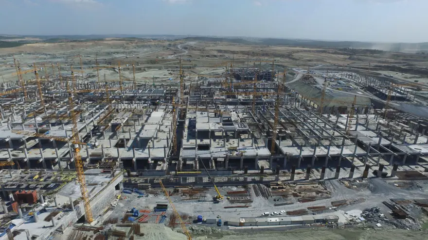 3. Havalimanı'nda ilk pist havadan böyle görüntülendi 6