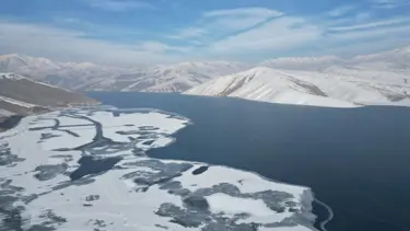 Dilimli Baraj Gölü dondu