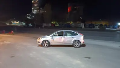 Polis noktasından kaçan otomobil başka bir araca çarptı