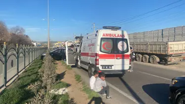 Minibüsün otomobile çarptığı kazada 3’ü çocuk 6 kişi yaralandı