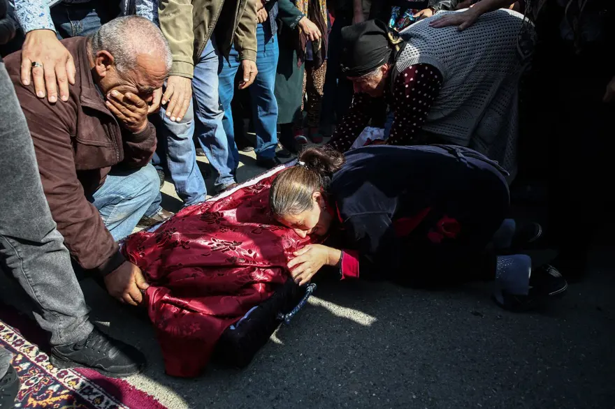 Hain saldırının küçük kurbanları: Cenazede gözyaşları sel oldu 16