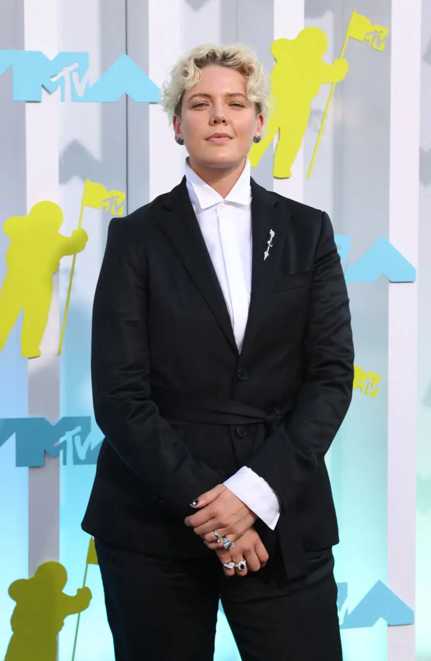 BETTY WHO 25 BETTY WHO 25