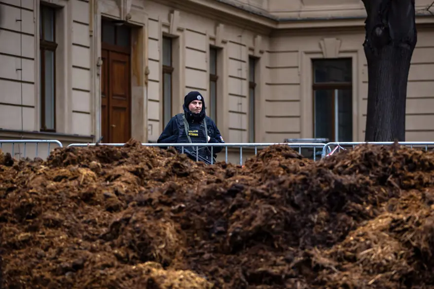 Çekyalı çiftçilerden gübreli protesto 1