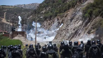 Bolivya'da kışlaya saldırı: 200'ü aşkın asker rehin alındı