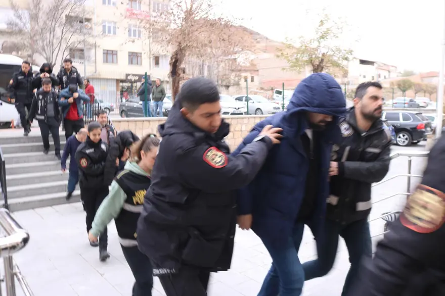 Noterde rüşvet ağı: 11 kişi tutuklandı 3