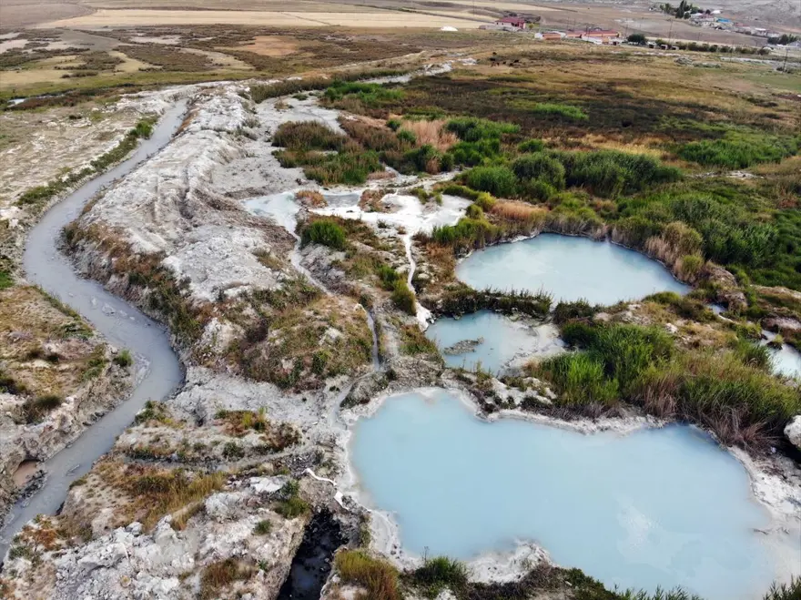 Şifa kaynağı Diyadin Kaplıcaları'nda işletmeciler yoğun ilgiden talebe yetişemiyor 3