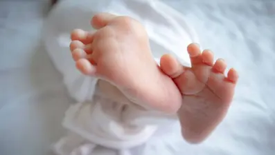 Hükümet düzenleme hazırlığında! İşçi anne ile memur anne aynı izni kullanacak