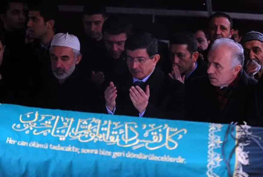 Davutoğlu gözyaşlarını tutamadı 7 Davutoğlu gözyaşlarını tutamadı 7