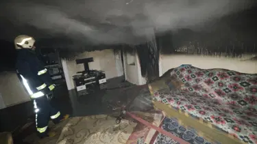 Van'da ev yangını: Dumandan zehirlenen bir kişi öldü