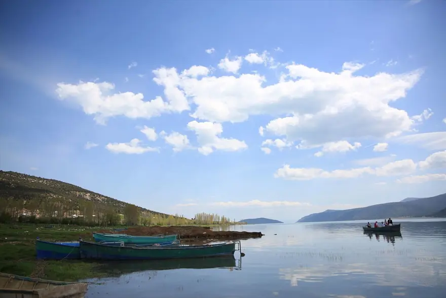 Gölün ortasındaki adada corona virüsten izole bir hayat sürdürüyorlar 13