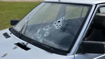 Babasının aracına pusu kurdu, üvey annesini öldürdü