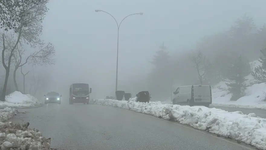 Görüş mesafesi 10 metreyi buldu: Şehir siste kayboldu 1
