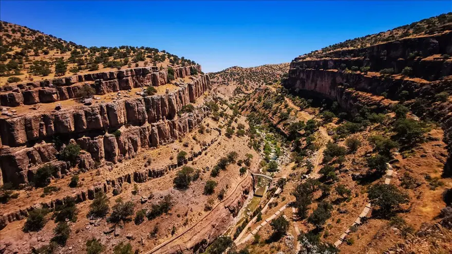 Malatya'da 35 milyon yıllık Girmana Kanyonu doğaseverleri bekliyor 1 Malatya'da 35 milyon yıllık Girmana Kanyonu doğaseverleri bekliyor 1