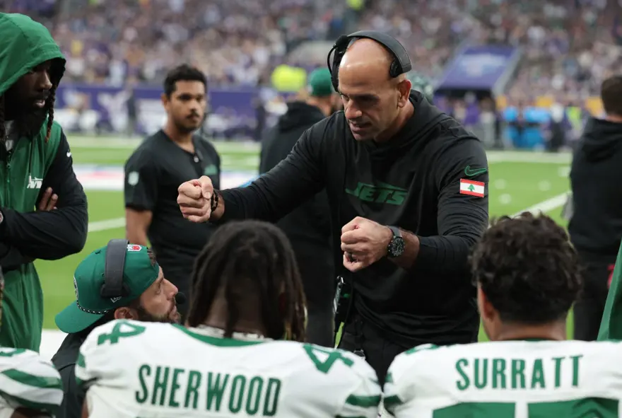 Amerikan Futbolu Ligi'nde Lübnan krizi: Antrenör Robert Saleh görevden alındı Amerikan Futbolu Ligi'nde Lübnan krizi: Antrenör Robert Saleh görevden alındı