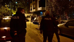 Eski eşinin evinin yakınında tüfekle rastgele ateş açtı, ardından intihar etti Eski eşinin evinin yakınında tüfekle rastgele ateş açtı, ardından intihar etti