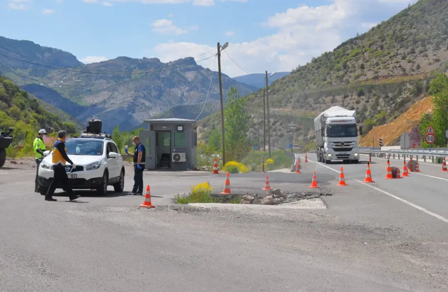 Valinin 'gelmeyin' çağrısı karşılık buldu, sokaklar boş kaldı 