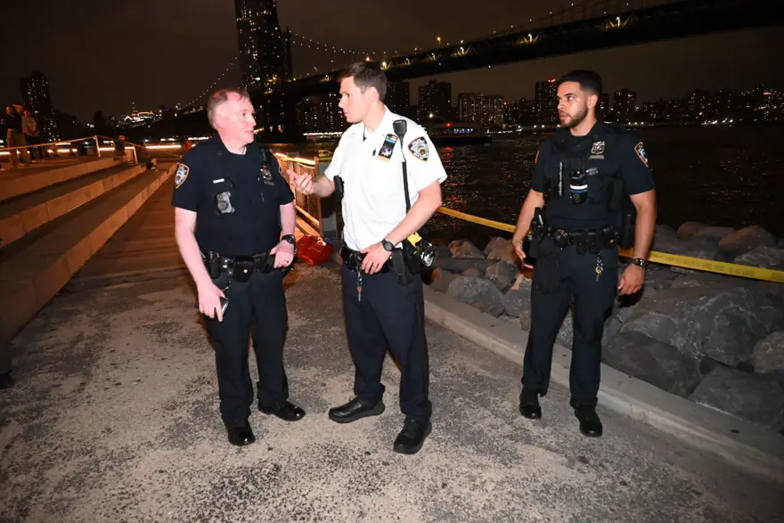 New York'ta insan kemiği parçaları bulundu 8 New York'ta insan kemiği parçaları bulundu 8