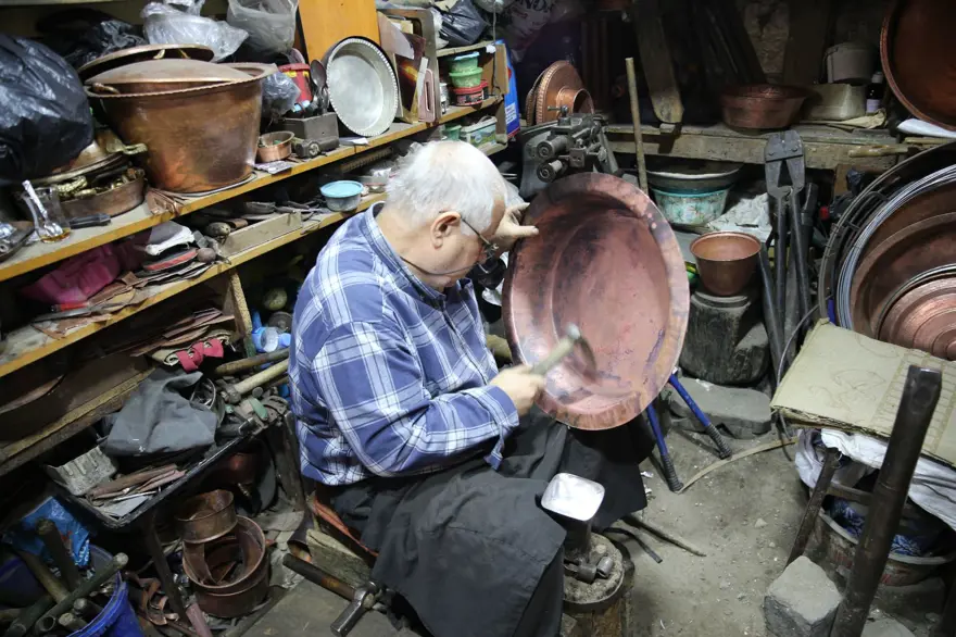 62 yıldır mesleğini yaşatmaya çalışıyor: "Bizden sonra bu işi yapacak kimse kalmadı" 5