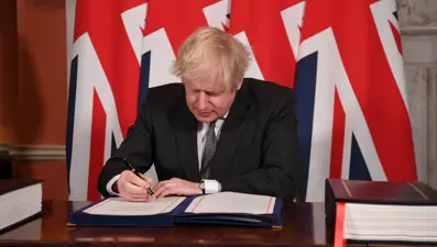 İngiltere Başbakanı Johnson, AB ile ticaret anlaşmasını imzaladı