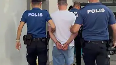 İzmir'de 24 yıl hapis cezası bulunan firari yakalandı