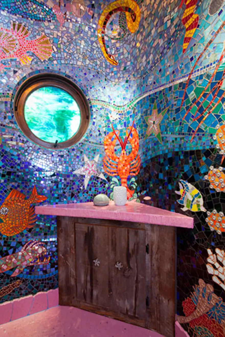 Gaudi'nin Denizaltı Banyosu 3 Gaudi'nin Denizaltı Banyosu 3