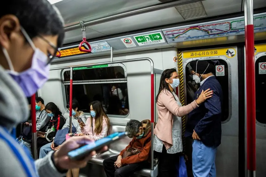Hong Kong her vatandaşına 1300 dolar "hava parası" verecek 9