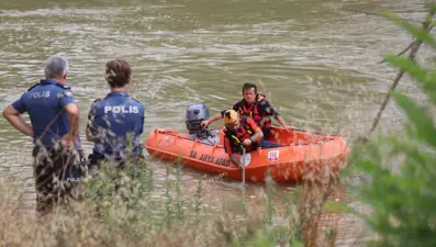 Sakarya Nehri'nde kaybolan genç aranıyor