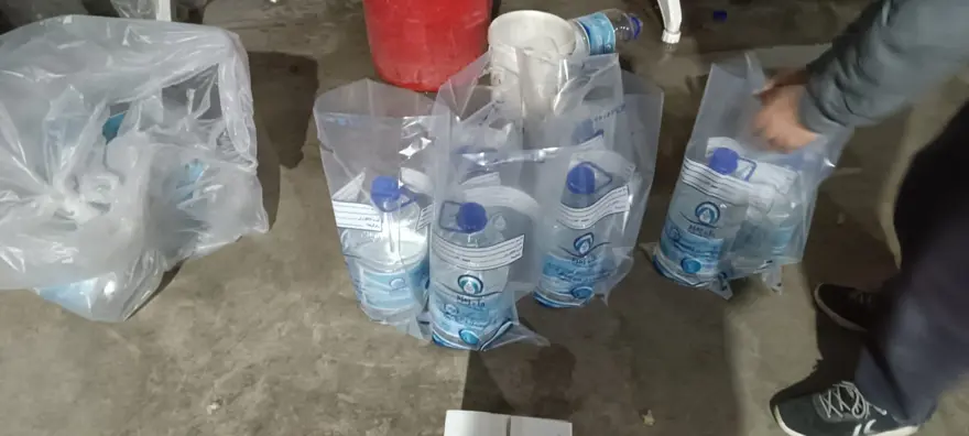 Suudi Arabistan eski kralı adına sahte etiket bastılar,  musluk suyunu Zemzem diye satmaya çalıştılar 