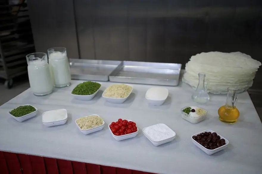 Osmanlı'nın geleneksel tatlısı Güllaç nasıl yapılır? Çikolatalı Güllaç tarifi 4 Osmanlı'nın geleneksel tatlısı Güllaç nasıl yapılır? Çikolatalı Güllaç tarifi 4