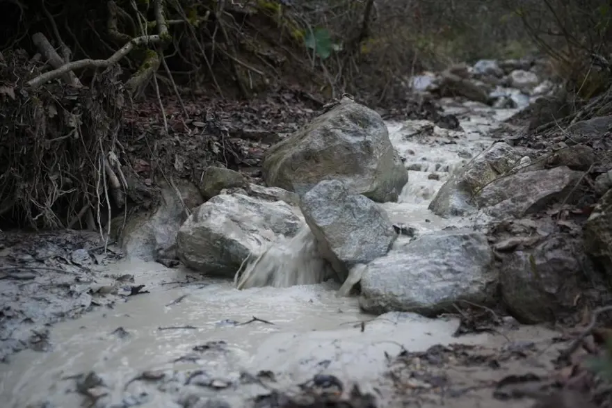 Bursa'da çevre felaketi. Maden atık barajı çöktü, kimyasal maddeler su ve toprağa karıştı 
