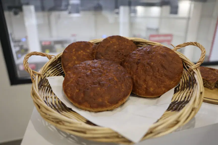 5 bin yıllık ekmek yeniden üretildi: Arkeolojik kazılarda bulunmuştu 5 bin yıllık ekmek yeniden üretildi: Arkeolojik kazılarda bulunmuştu