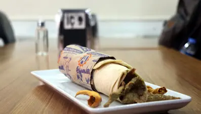 Edirne'nin ünlü lezzeti lavaşla birleşti 'tava ciğer dürüm' oldu