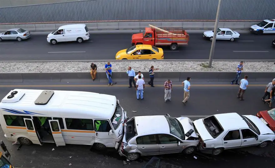 Başkentte zincirleme trafik kazası 5