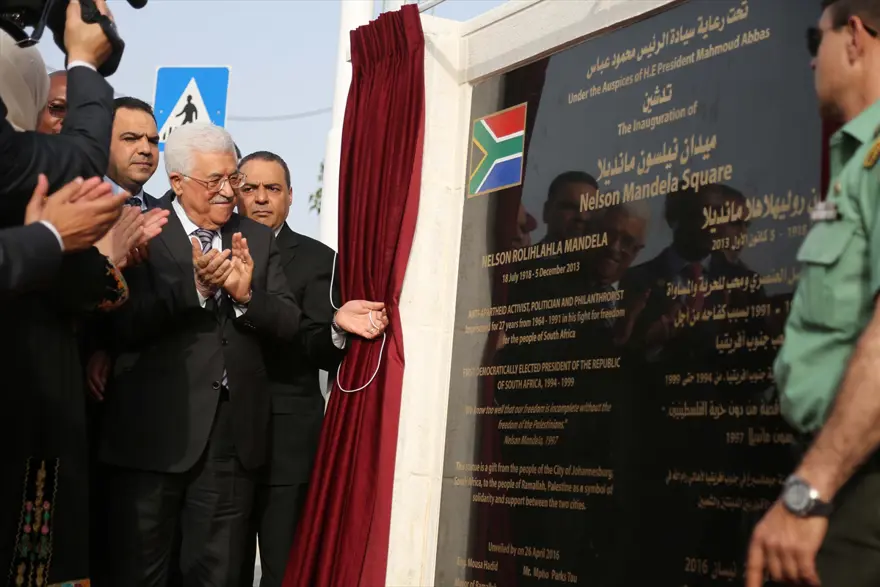 Güney Afrika dışındaki en büyük Mandela heykeli yapıldı 6