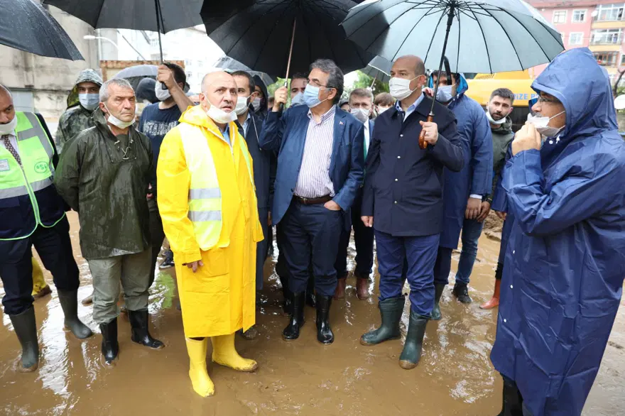 Rize'deki sel felaketinin hasarı gün ağarınca ortaya çıktı 23 Rize'deki sel felaketinin hasarı gün ağarınca ortaya çıktı 23