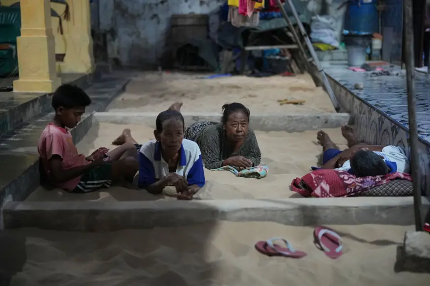 Bu halk kumda yaşıyor: Evler de bahçeler de plaj 1