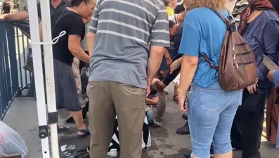 Ferdi Zeyrek'in taziyesinde yaşlı kadın fenalaştı