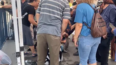 Ferdi Zeyrek'in taziyesinde yaşlı kadın fenalaştı